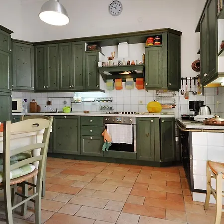 Amphiteater Art * Πούλα