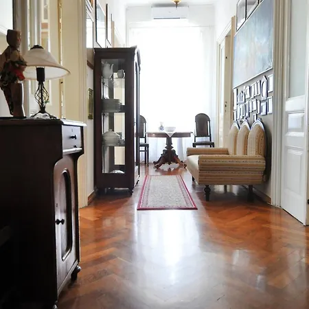 Amphiteater Art Apartamento *